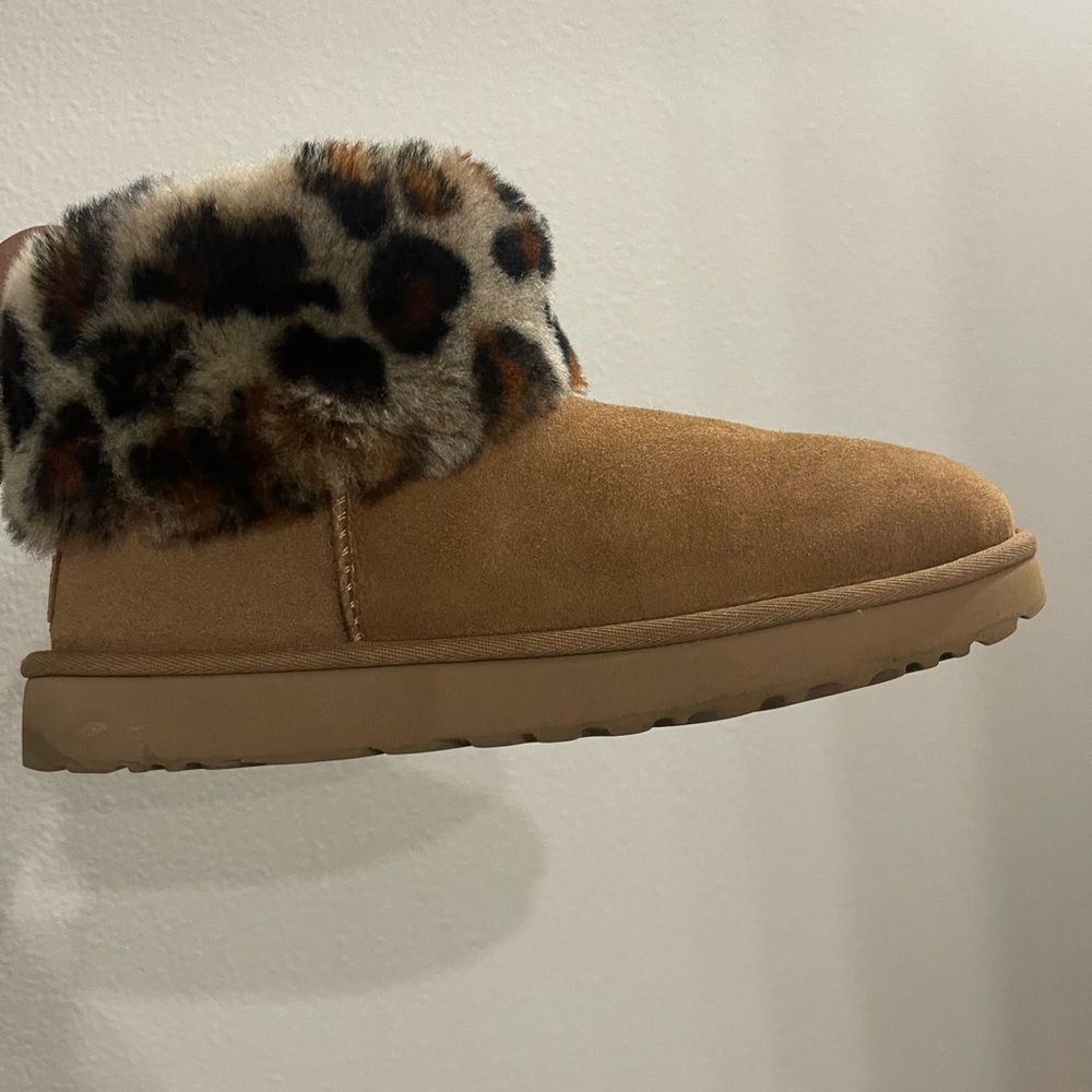 UGG classic mini fluff